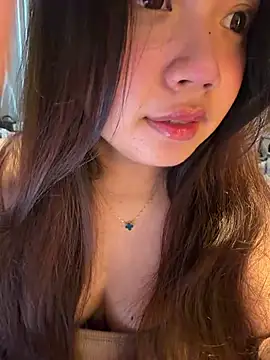 Snapshot of Hotellinh12 chatting on June 2026 02:00:02 PM Hotellinh12 online show from June 2026 02:00:02 PM