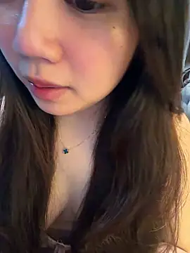Snapshot of Hotellinh12 chatting on May 2026 11:48:02 AM Hotellinh12 online show from May 2026 11:48:02 AM