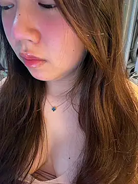 Snapshot of Hotellinh12 chatting on June 2026 03:32:02 PM Hotellinh12 online show from June 2026 03:32:02 PM