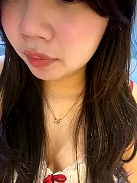 Snapshot of Hotellinh12 chatting on October 2025 04:53:02 PM Hotellinh12 online show from October 2025 04:53:02 PM