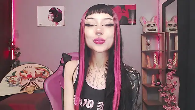 Snapshot of catipetite chatting on November 2025 05:55:01 AM catipetite online show from November 2025 05:55:01 AM