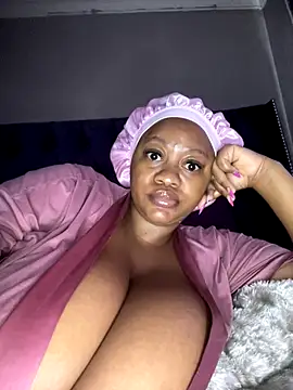 Chubbykarisma27 online show from December 2025 03:38:02 AM