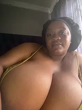 Chubbykarisma27 online show from April 2026 11:02:01 AM