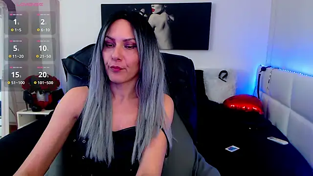 Snapshot of EvelynQueenn chatting on March 2025 10:55:02 AM EvelynQueenn online show from March 2025 10:55:02 AM