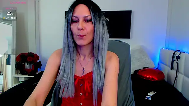 Snapshot of EvelynQueenn chatting on February 2025 06:00:01 AM EvelynQueenn online show from February 2025 06:00:01 AM