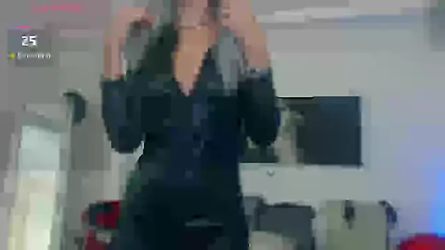 Snapshot of EvelynQueenn chatting on September 2025 07:59:02 AM EvelynQueenn online show from September 2025 07:59:02 AM