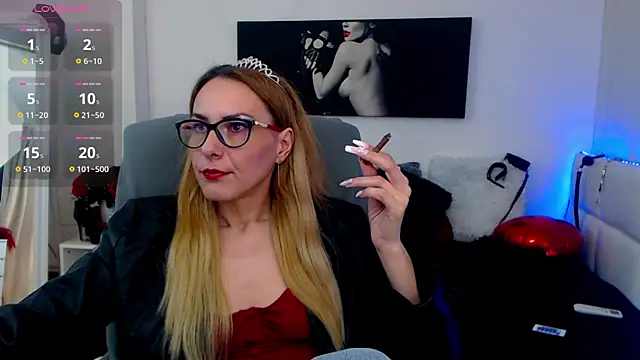 Snapshot of EvelynQueenn chatting on March 2025 09:34:02 AM EvelynQueenn online show from March 2025 09:34:02 AM
