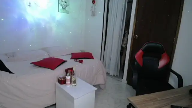 vanessalat online show from April 2026 10:55:02 PM
