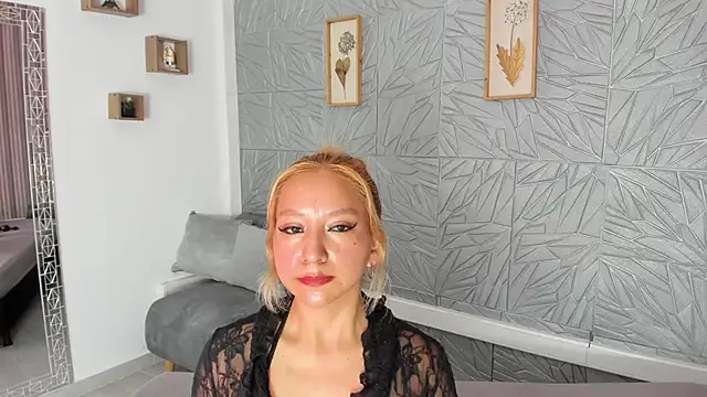 agatadelphine online show from April 2026 01:13:02 PM