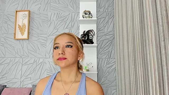 agatadelphine online show from October 2025 01:10:02 PM