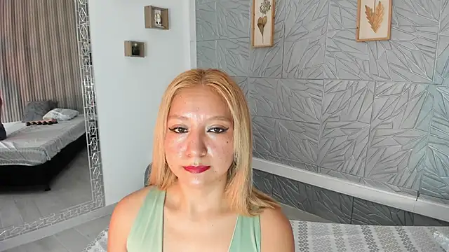 agatadelphine online show from April 2026 01:29:01 PM