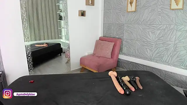 agatadelphine online show from February 2026 01:22:01 PM