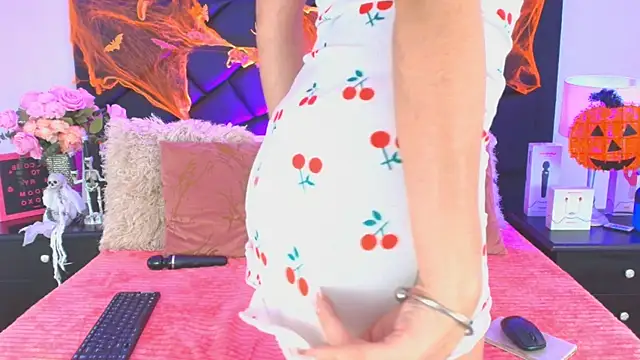 Snapshot of MaryDeniro chatting on October 2025 08:08:02 PM MaryDeniro online show from October 2025 08:08:02 PM