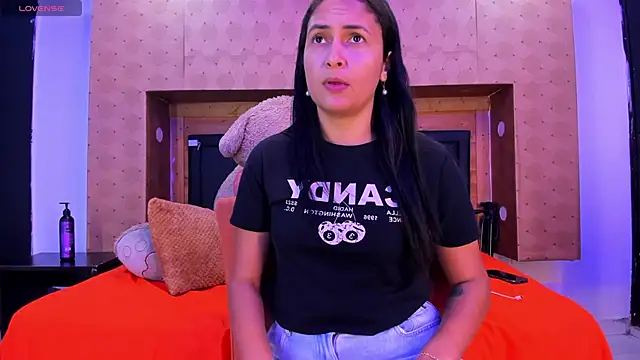 SofiAndNicol online show from December 2025 11:35:01 AM