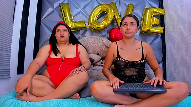 SofiAndNicol online show from February 2026 11:32:01 AM