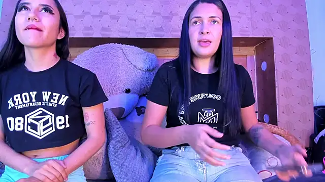 SofiAndNicol online show from November 2025 10:48:01 AM