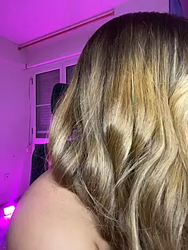 Agnescruzz online show from March 2026 05:09:02 PM