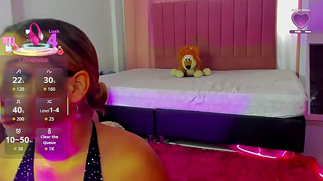 Agnescruzz online show from November 2025 08:31:02 PM