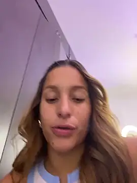 Agnescruzz online show from January 2026 06:33:01 PM