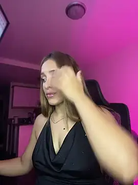 Agnescruzz online show from May 2026 08:31:02 PM