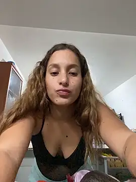 Agnescruzz online show from March 2026 07:43:02 PM