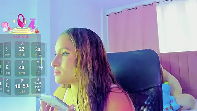 Agnescruzz online show from November 2025 07:52:02 PM