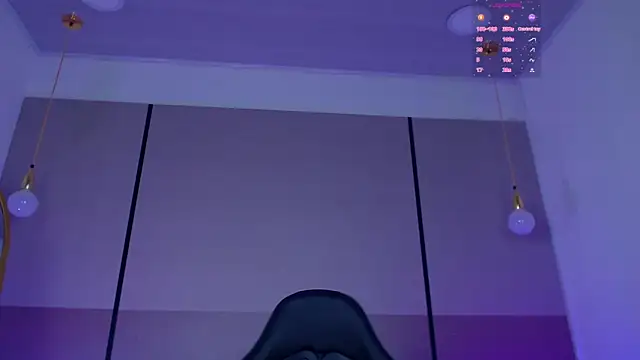 lizowenn  online show from March 2026 01:15:01 PM