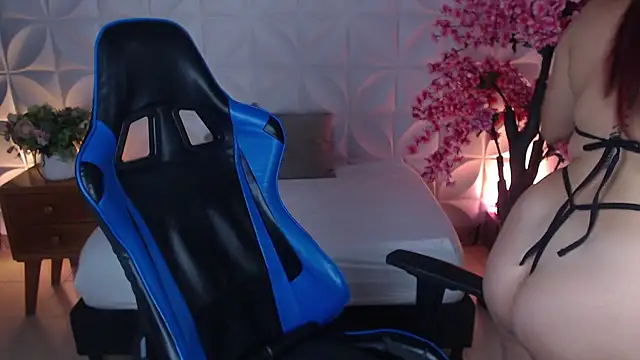 lizowenn  online show from February 2026 10:29:02 PM