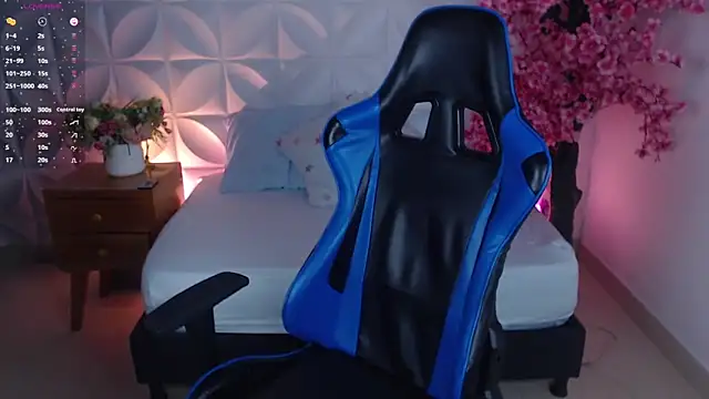 lizowenn  online show from November 2025 08:34:01 PM