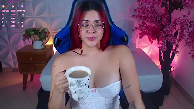 lizowenn  online show from November 2025 07:41:02 PM