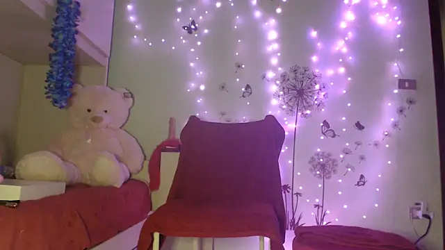 Snapshot of peachgirlmartyna chatting on March 2025 04:00:02 PM peachgirlmartyna online show from March 2025 04:00:02 PM