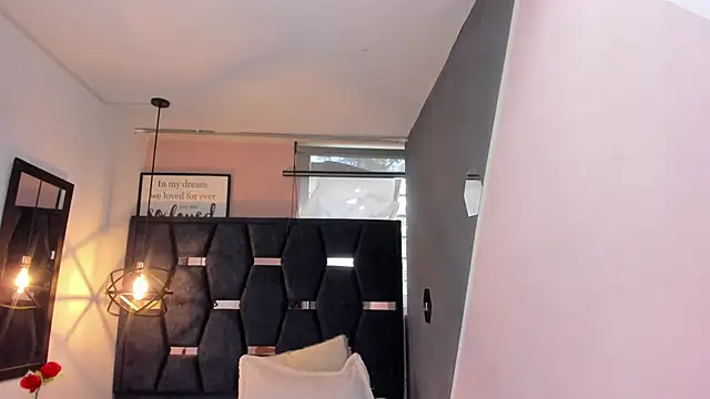 Snapshot of GiaFox_ chatting on November 2025 01:44:01 PM GiaFox online show from November 2025 01:44:01 PM