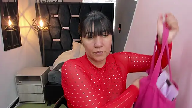 Snapshot of GiaFox_ chatting on December 2025 04:30:01 PM GiaFox online show from December 2025 04:30:01 PM