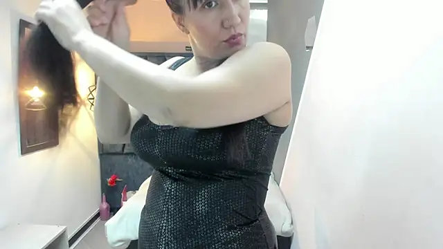 GiaFox  online show from December 2025 01:15:01 PM