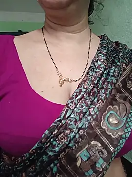 Snapshot of Rosy-B chatting on June 2026 12:04:02 AM Rosy-B online show from June 2026 12:04:02 AM