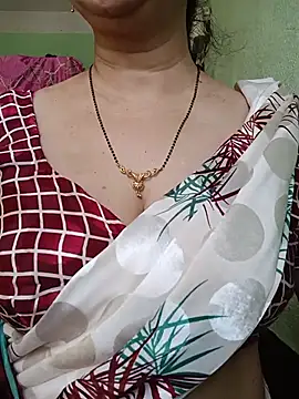 Snapshot of Rosy-B chatting on May 2026 12:41:01 AM Rosy-B online show from May 2026 12:41:01 AM