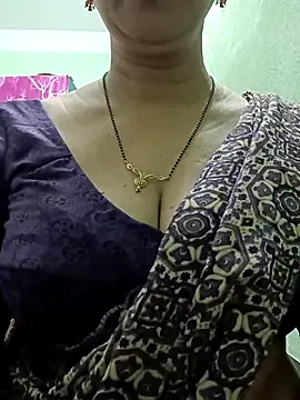 Snapshot of Rosy-B chatting on December 2025 12:37:02 AM Rosy-B online show from December 2025 12:37:02 AM