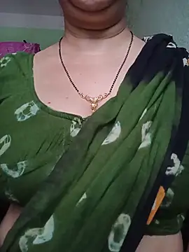 Snapshot of Rosy-B chatting on May 2026 12:04:02 AM Rosy-B online show from May 2026 12:04:02 AM