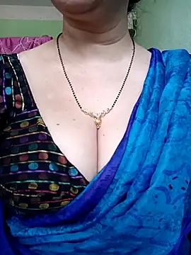 Snapshot of Rosy-B chatting on March 2025 10:06:02 AM Rosy-B online show from March 2025 10:06:02 AM