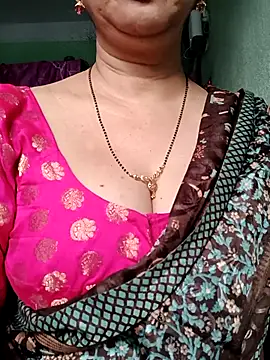 Snapshot of Rosy-B chatting on November 2025 12:47:02 AM Rosy-B online show from November 2025 12:47:02 AM