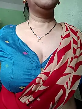 Snapshot of Rosy-B chatting on October 2025 12:40:02 AM Rosy-B online show from October 2025 12:40:02 AM