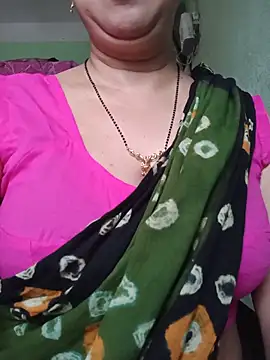 Snapshot of Rosy-B chatting on May 2026 11:57:01 PM Rosy-B online show from May 2026 11:57:01 PM