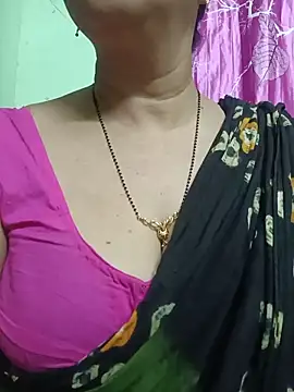 Snapshot of Rosy-B chatting on May 2026 05:30:02 PM Rosy-B online show from May 2026 05:30:02 PM