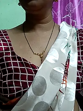 Snapshot of Rosy-B chatting on September 2025 09:54:01 PM Rosy-B online show from September 2025 09:54:01 PM