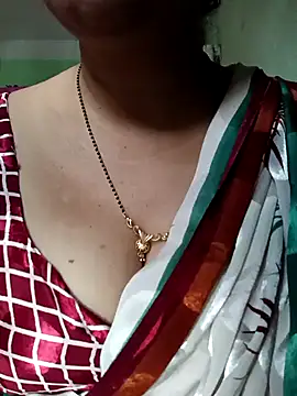 Snapshot of Rosy-B chatting on October 2025 12:47:01 AM Rosy-B online show from October 2025 12:47:01 AM