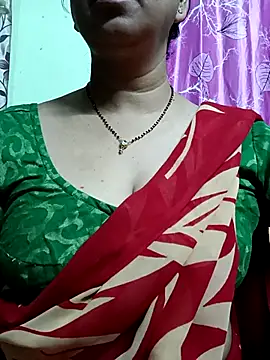 Snapshot of Rosy-B chatting on October 2025 09:37:01 PM Rosy-B online show from October 2025 09:37:01 PM