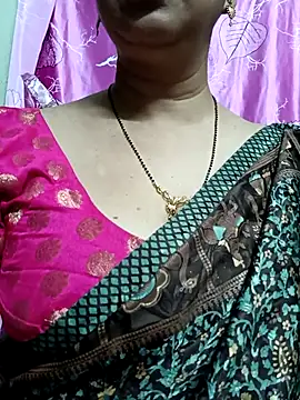 Snapshot of Rosy-B chatting on February 2025 06:04:01 PM Rosy-B online show from February 2025 06:04:01 PM