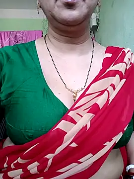 Snapshot of Rosy-B chatting on March 2025 09:45:02 AM Rosy-B online show from March 2025 09:45:02 AM