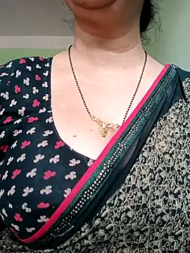 Snapshot of Rosy-B chatting on February 2025 06:22:01 AM Rosy-B online show from February 2025 06:22:01 AM