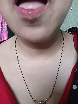 Snapshot of Rosy-B chatting on May 2026 09:25:01 AM Rosy-B online show from May 2026 09:25:01 AM